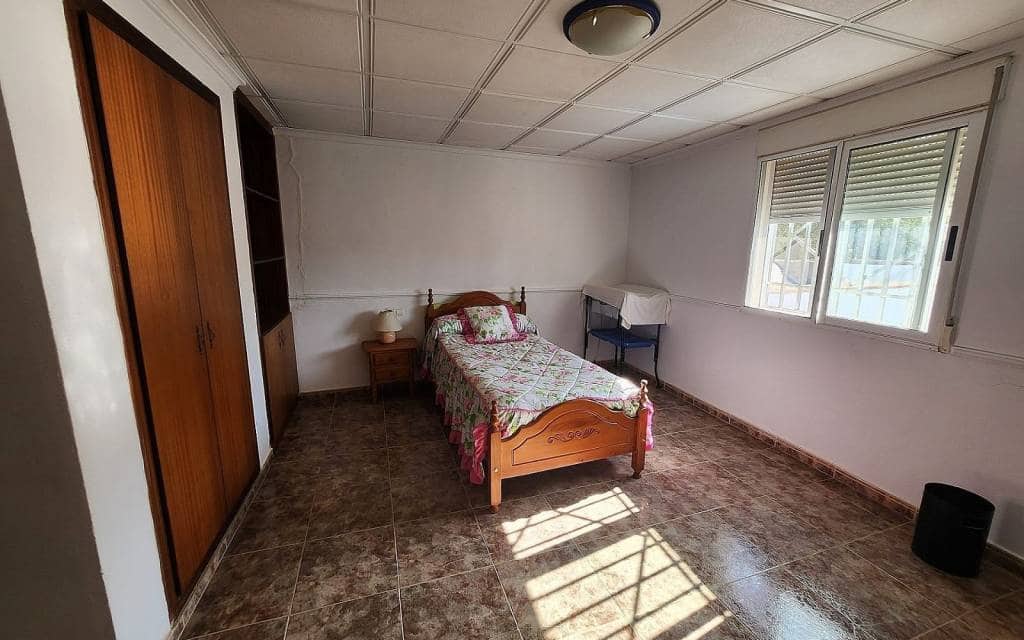 7 soverom Finca/Herregård til salgs i Villena med svømmebasseng garasje - € 350 000 (Ref: 8799945)