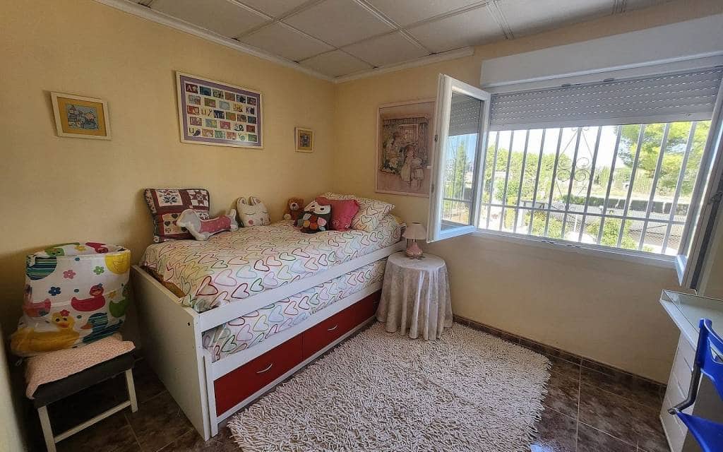 7 soverom Finca/Herregård til salgs i Villena med svømmebasseng garasje - € 350 000 (Ref: 8799945)