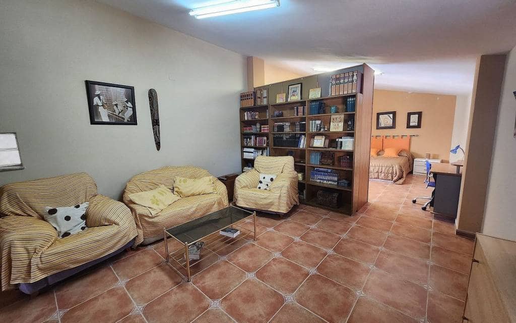 7 soverom Finca/Herregård til salgs i Villena med svømmebasseng garasje - € 350 000 (Ref: 8799945)