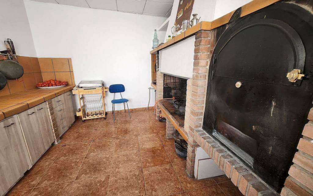 7 soverom Finca/Herregård til salgs i Villena med svømmebasseng garasje - € 350 000 (Ref: 8799945)