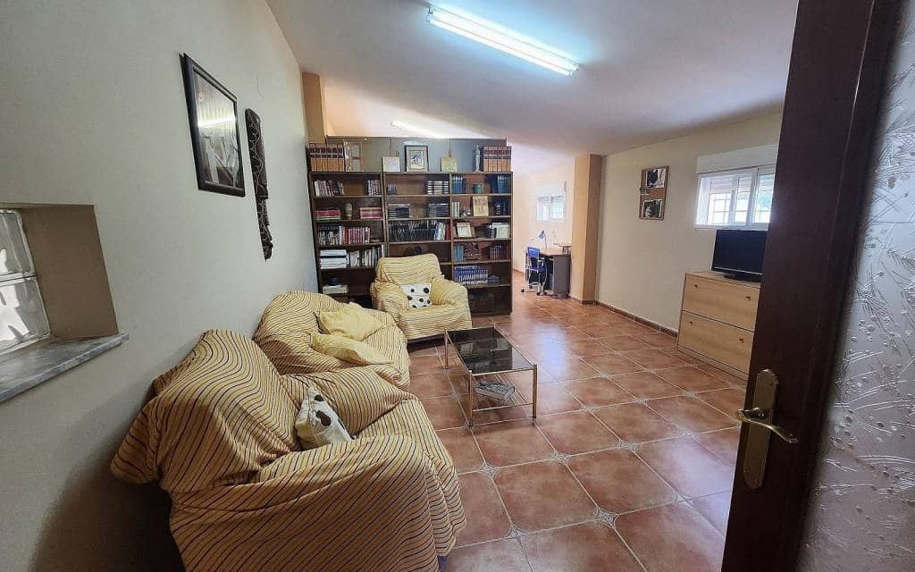 7 soverom Finca/Herregård til salgs i Villena med svømmebasseng garasje - € 350 000 (Ref: 8799945)