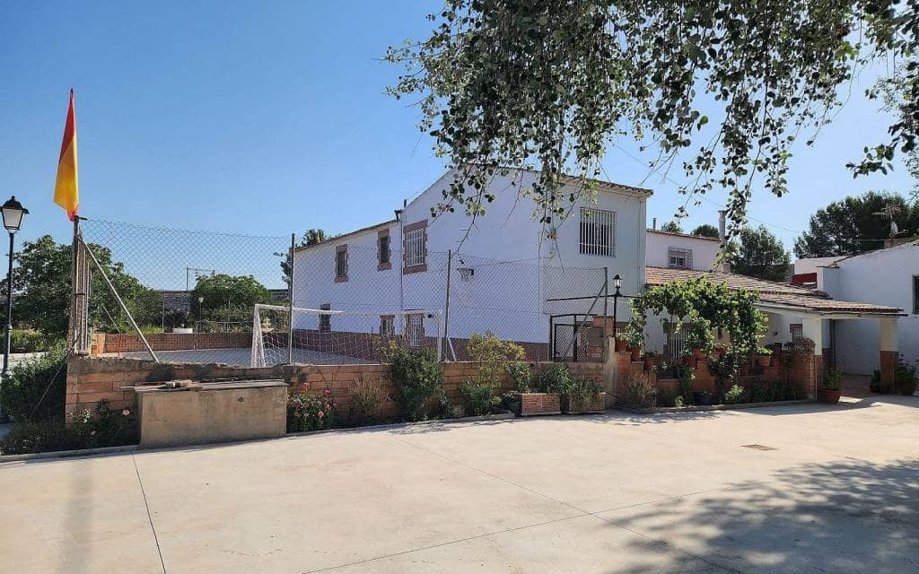 7 soverom Finca/Herregård til salgs i Villena med svømmebasseng garasje - € 350 000 (Ref: 8799945)