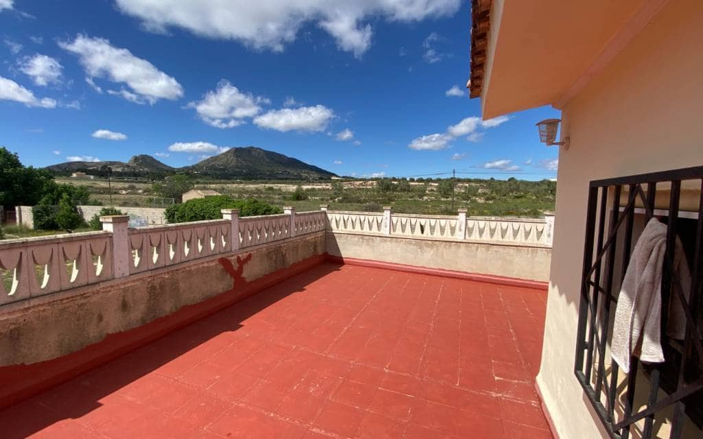 6 soveværelse Finca/Landehus til salg i Sax med swimmingpool - € 275.000 (Ref: 8967669)