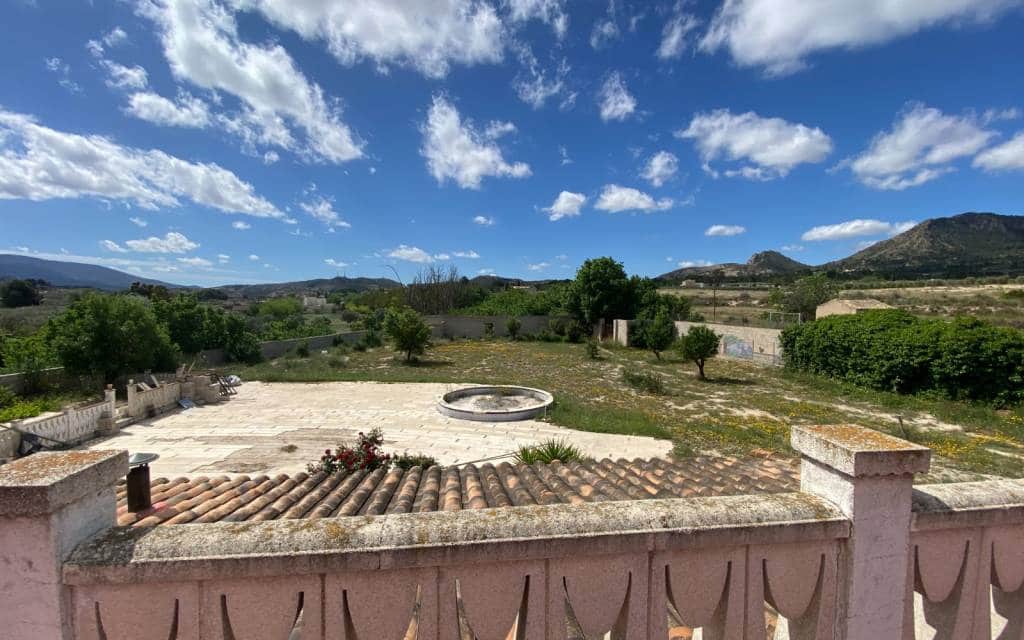 6 soveværelse Finca/Landehus til salg i Sax med swimmingpool - € 275.000 (Ref: 8967669)