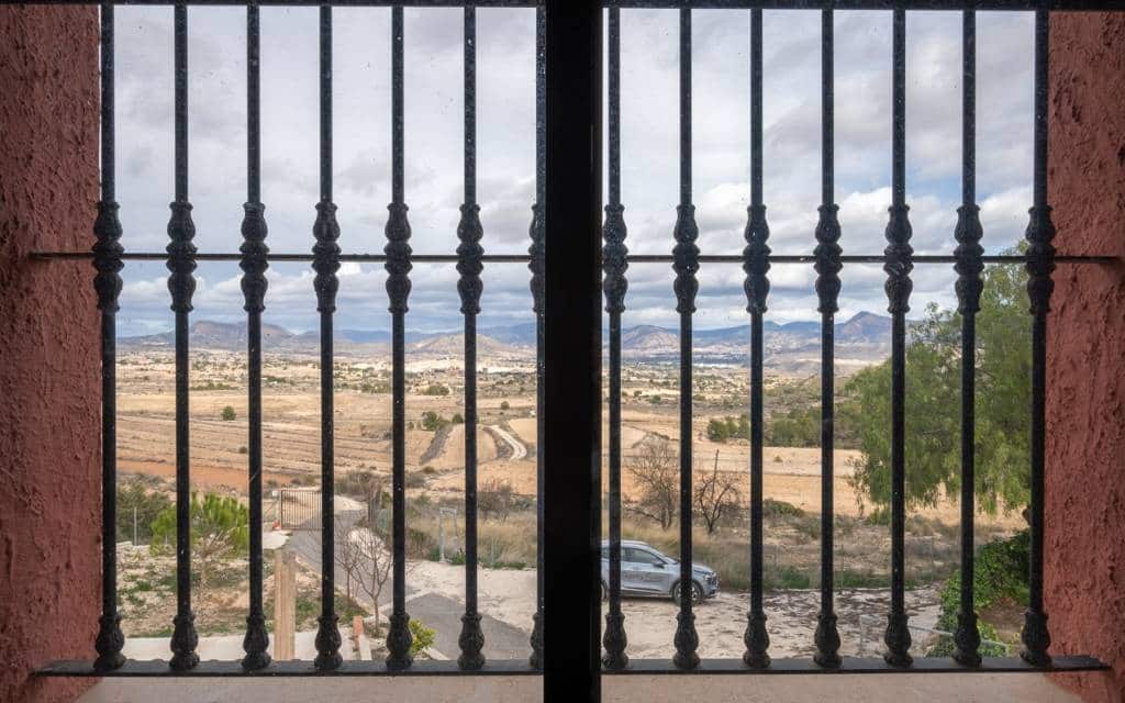 6 sovrum Villa till salu i Monovar / Monover med garage - 399 995 € (Ref: 8981707)