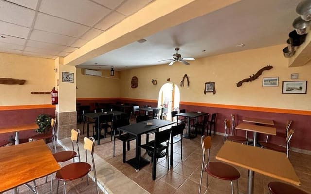 3 bedroom Finca/Country House for sale in Pinoso with pool garage - € 349,995 (Ref: 9101059)