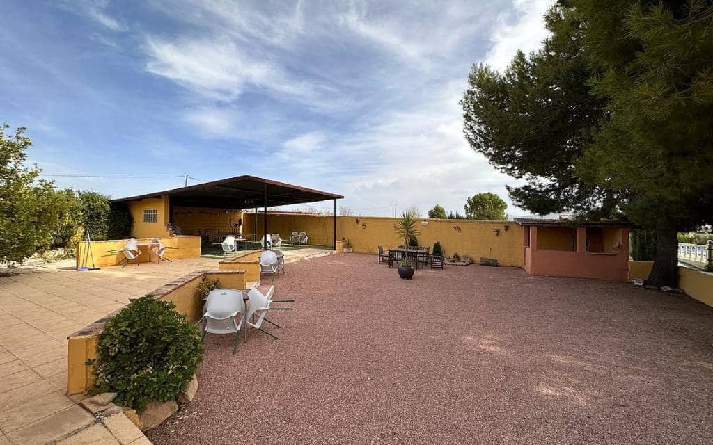 3 soverom Finca/Herregård til salgs i Pinoso med svømmebasseng garasje - € 349 995 (Ref: 9101059)