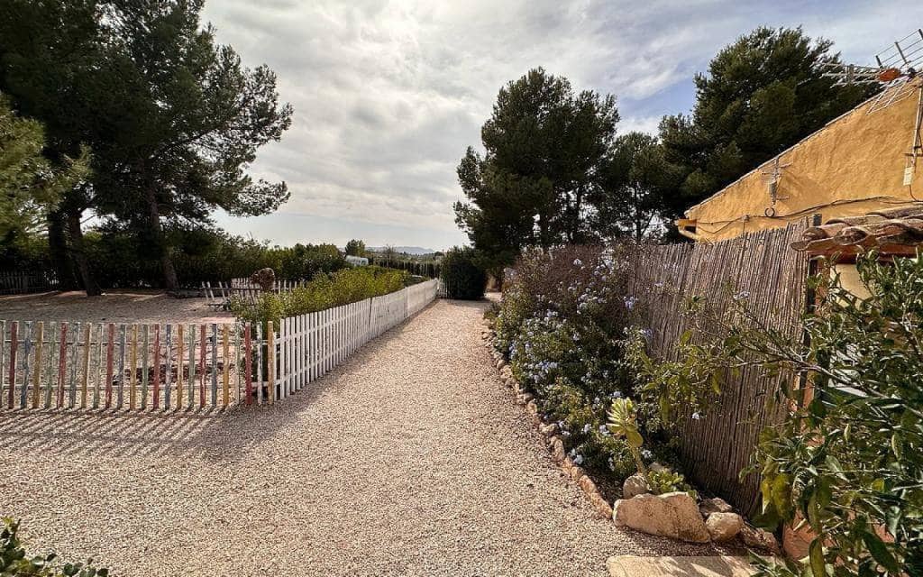 3 soverom Finca/Herregård til salgs i Pinoso med svømmebasseng garasje - € 349 995 (Ref: 9101059)