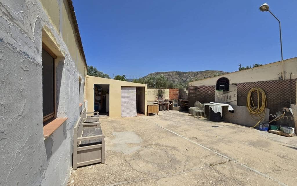 4 sypialnia Finka/Dom wiejski na sprzedaż w Sax - 229 995 € (Ref: 9101358)