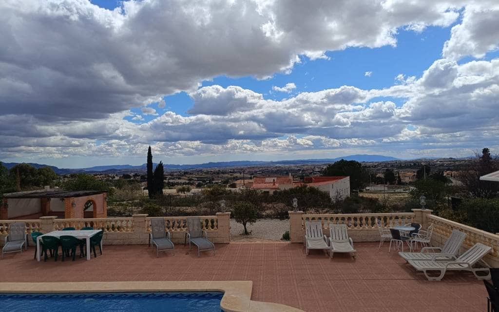 3 sovrum Villa till salu i Fortuna med pool - 299 995 € (Ref: 9113073)