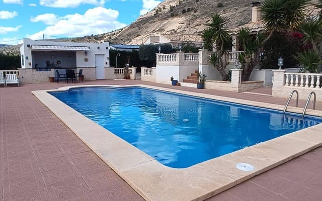 3 bedroom Villa for sale in Fortuna with pool - € 299,995 (Ref: 9113073)