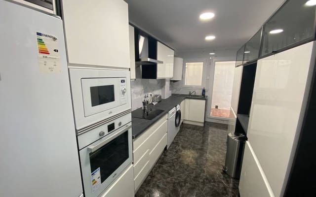 3 makuuhuone Huoneisto vuokrattavana paikassa Villena mukana 
autotalli - 650 € (Ref: 9117473)