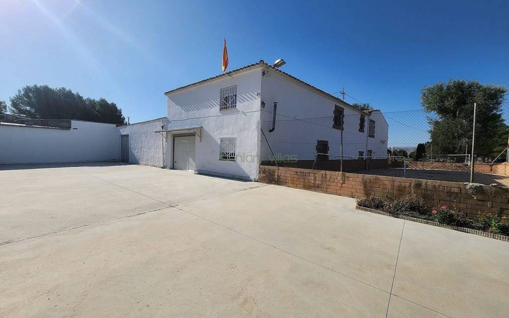 7 sovrum Villa till salu i Villena med pool garage - 349 995 € (Ref: 9127008)