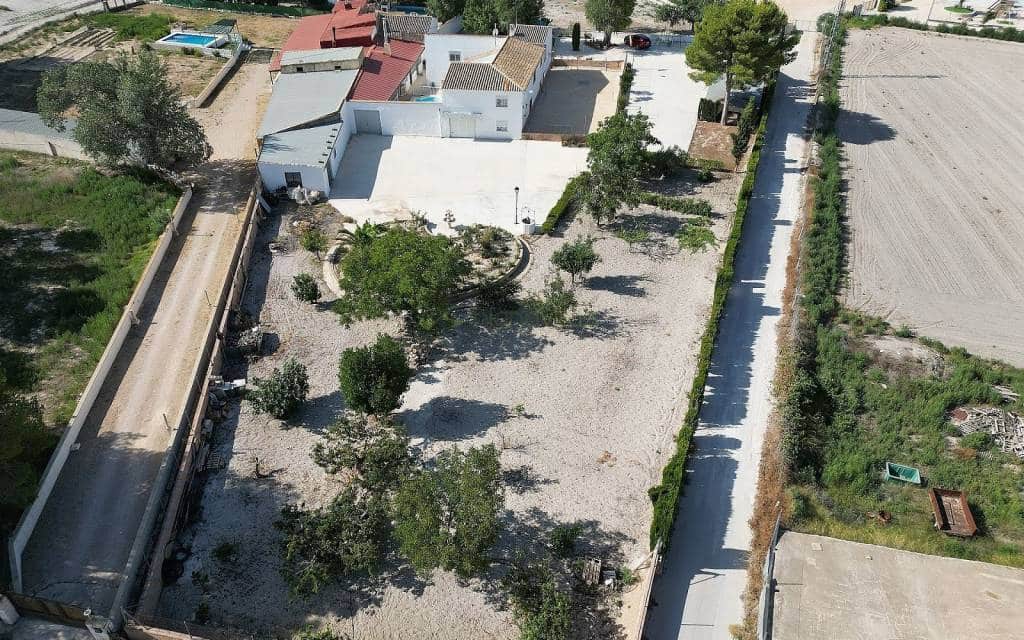 7 sovrum Villa till salu i Villena med pool garage - 349 995 € (Ref: 9127008)