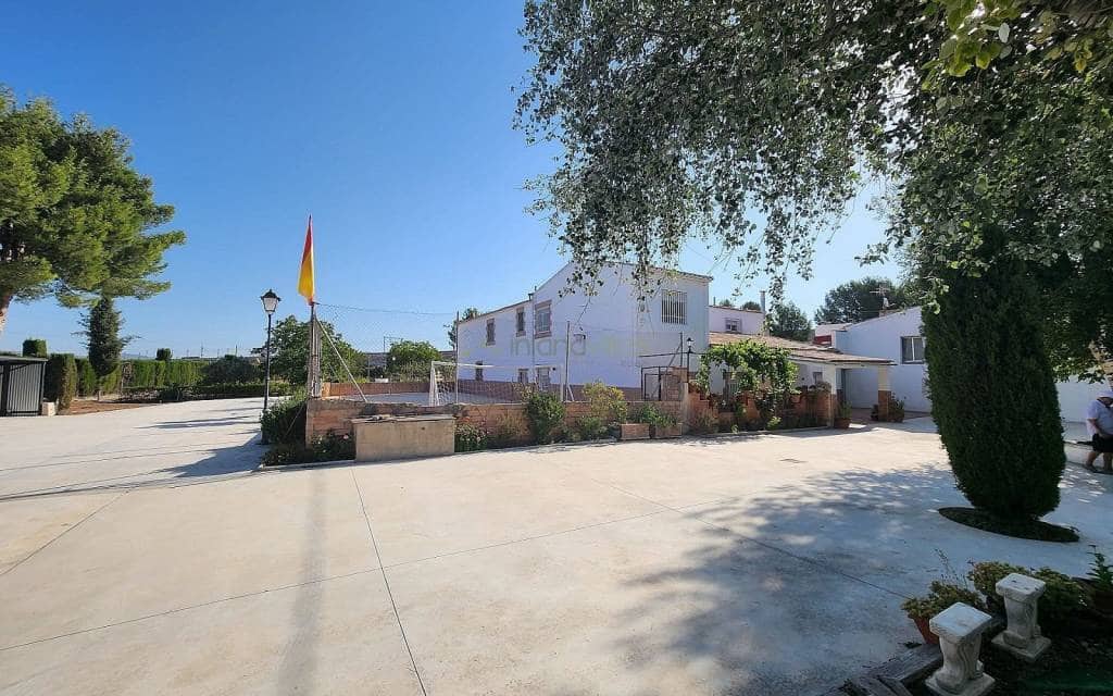 7 sovrum Villa till salu i Villena med pool garage - 349 995 € (Ref: 9127008)