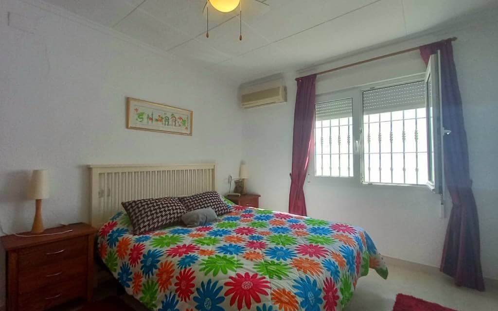 3 soverom Villa til salgs i Torrevieja med svømmebasseng garasje - € 339 995 (Ref: 9145791)