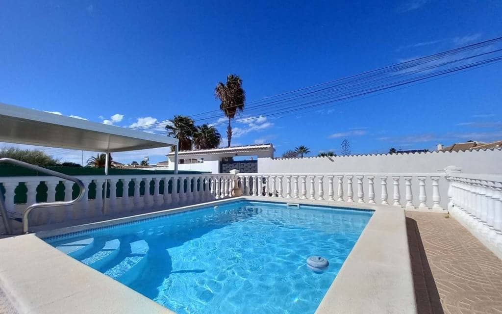 3 soverom Villa til salgs i Torrevieja med svømmebasseng garasje - € 339 995 (Ref: 9145791)
