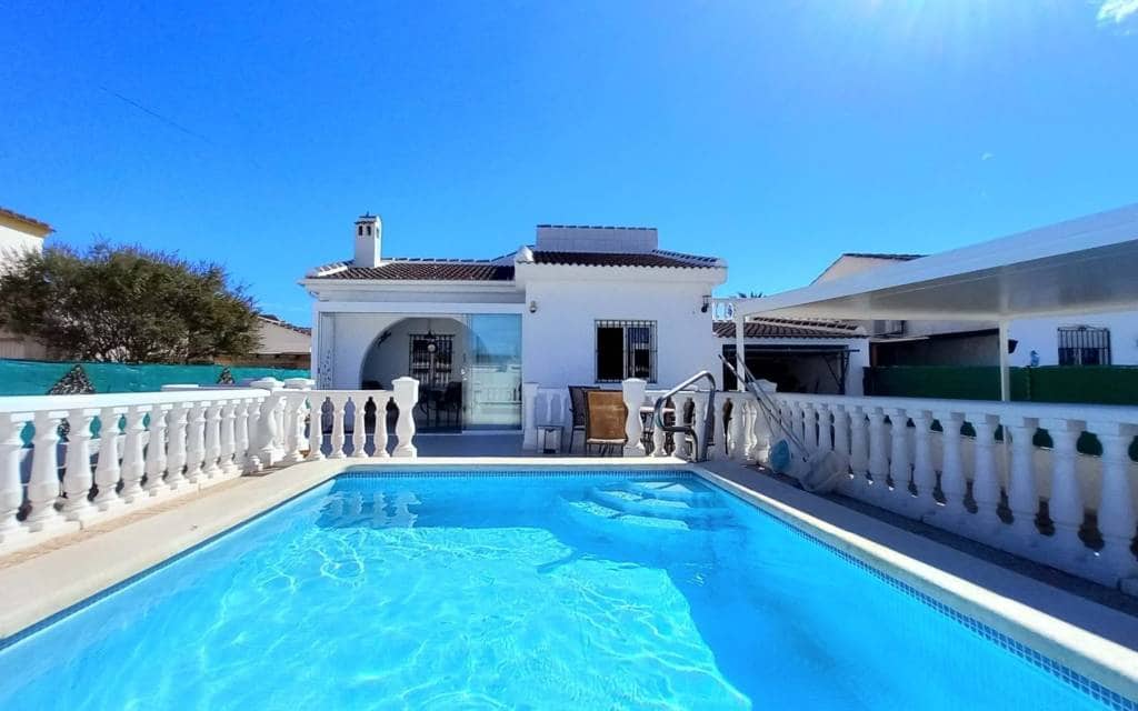 3 soverom Villa til salgs i Torrevieja med svømmebasseng garasje - € 339 995 (Ref: 9145791)