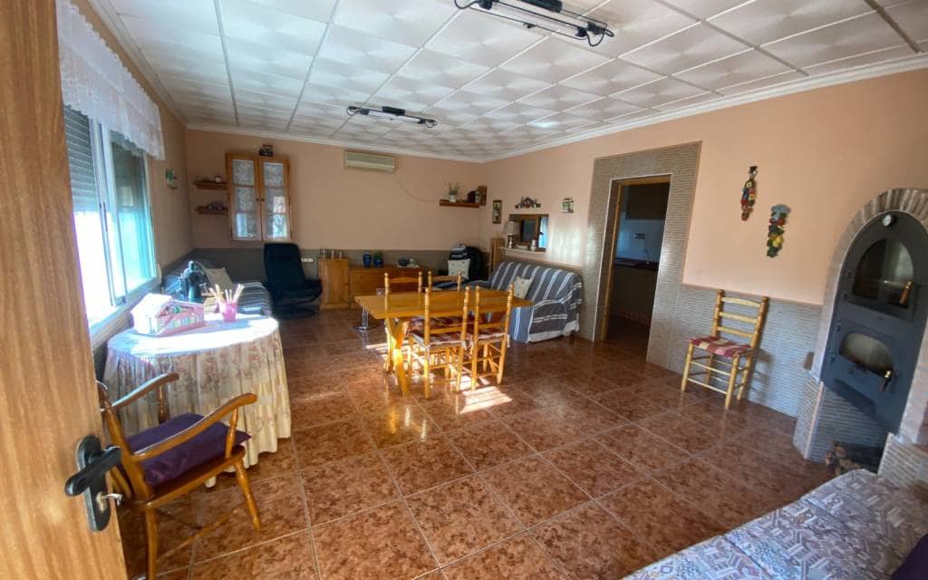 5 bedroom Villa for sale in Sax with pool garage - € 299,995 (Ref: 9150632)