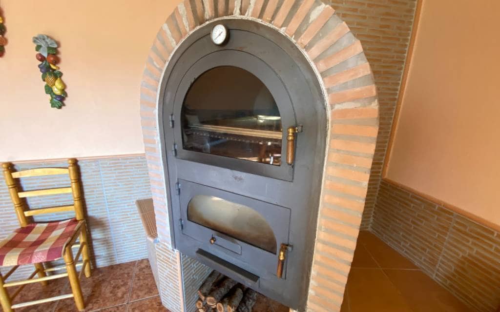 5 bedroom Villa for sale in Sax with pool garage - € 299,995 (Ref: 9150632)