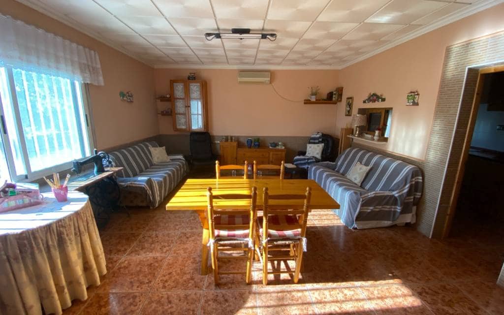 5 bedroom Villa for sale in Sax with pool garage - € 299,995 (Ref: 9150632)