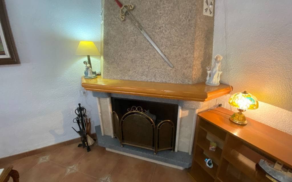 5 bedroom Villa for sale in Sax with pool garage - € 299,995 (Ref: 9150632)