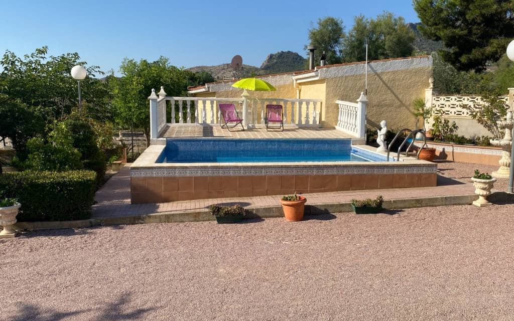 5 bedroom Villa for sale in Sax with pool garage - € 299,995 (Ref: 9150632)