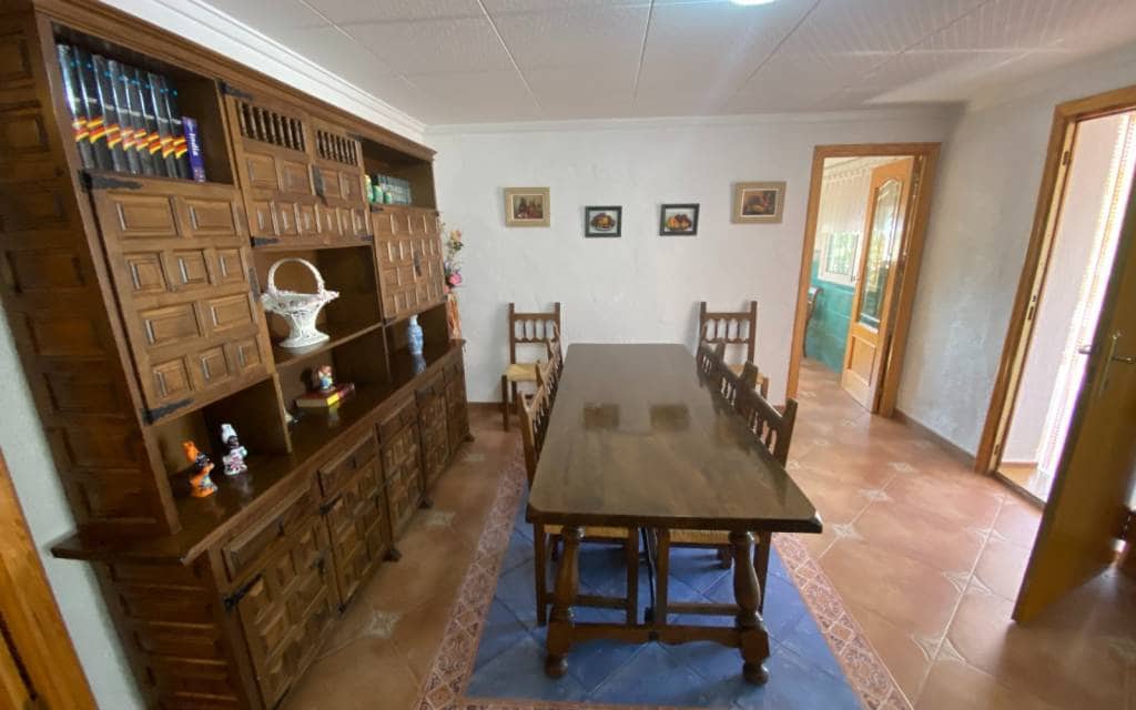 5 bedroom Villa for sale in Sax with pool garage - € 299,995 (Ref: 9150632)