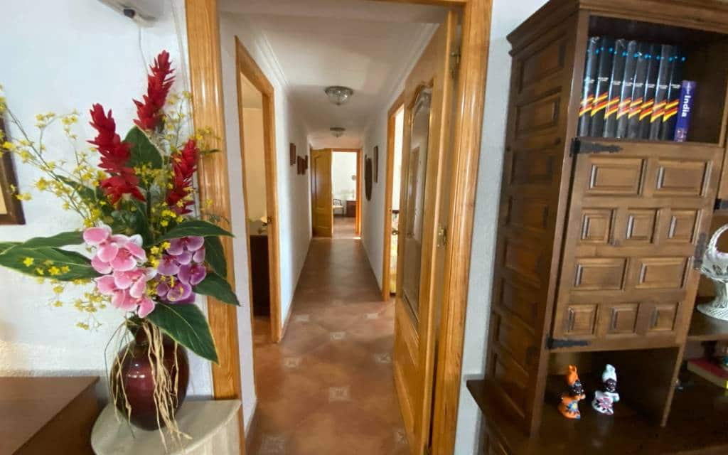 5 bedroom Villa for sale in Sax with pool garage - € 299,995 (Ref: 9150632)