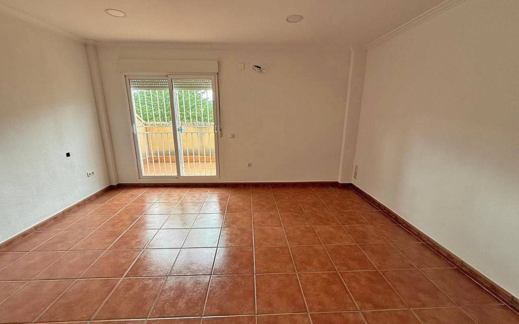 7 makuuhuone Huvila myytävänä paikassa Elda mukana uima-altaan - 399 995 € (Ref: 9197207)