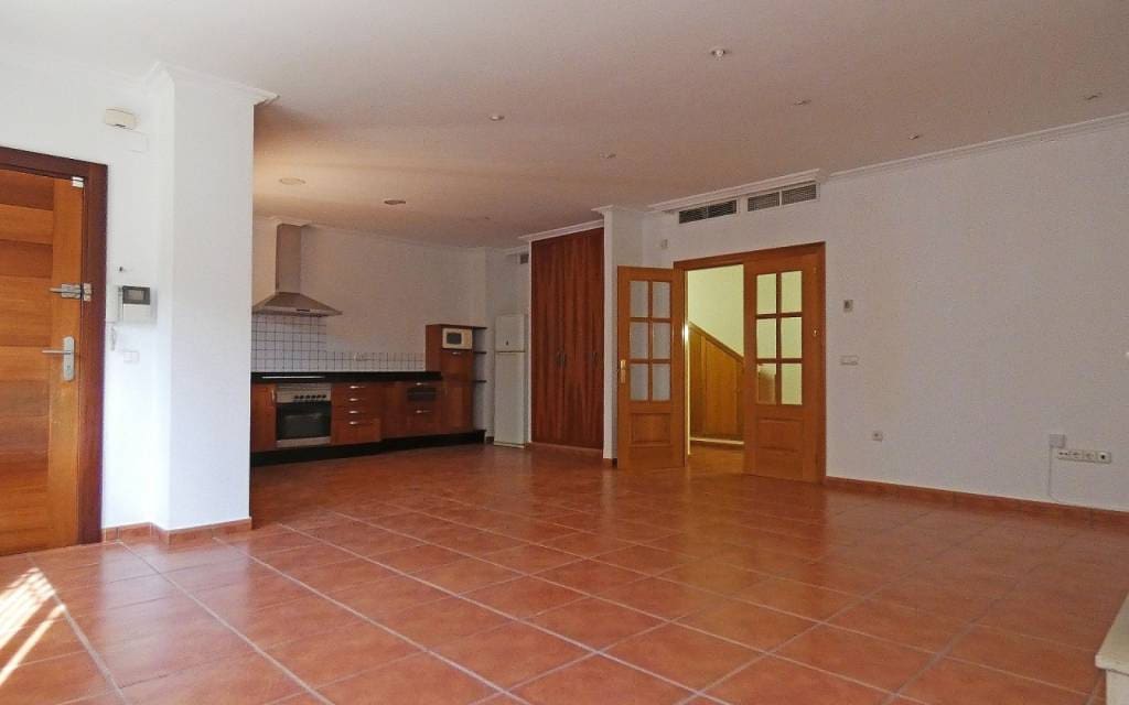 7 makuuhuone Huvila myytävänä paikassa Elda mukana uima-altaan - 399 995 € (Ref: 9197207)