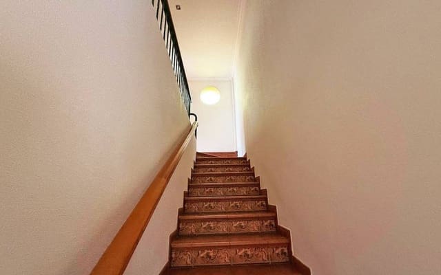 7 makuuhuone Huvila myytävänä paikassa Elda mukana uima-altaan - 399 995 € (Ref: 9197207)