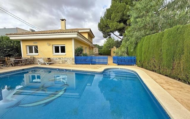 7 makuuhuone Huvila myytävänä paikassa Elda mukana uima-altaan - 399 995 € (Ref: 9197207)