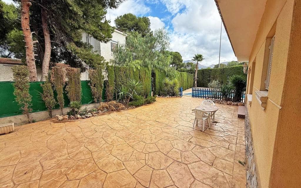 7 makuuhuone Huvila myytävänä paikassa Elda mukana uima-altaan - 399 995 € (Ref: 9197207)