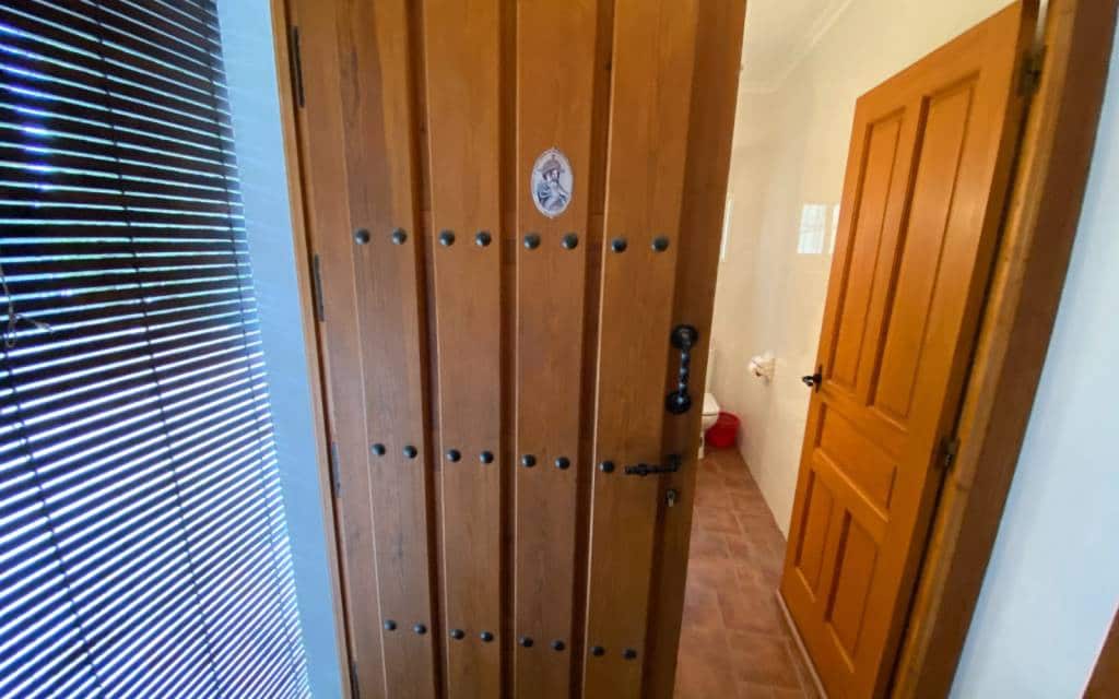 8 bedroom Villa for sale in Sax with pool garage - € 499,995 (Ref: 9231286)