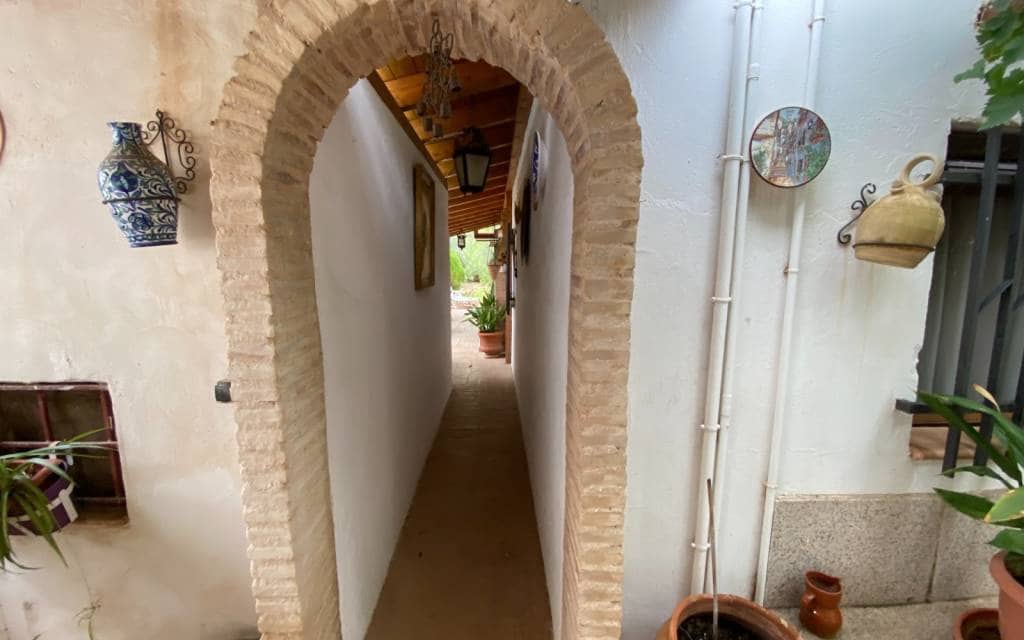 8 bedroom Villa for sale in Sax with pool garage - € 499,995 (Ref: 9231286)