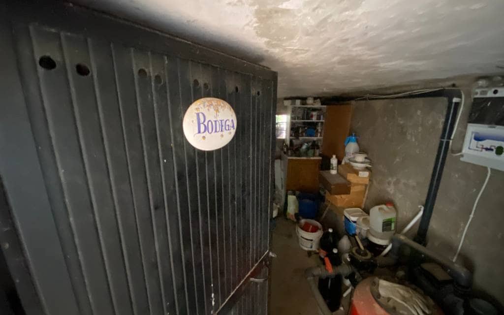 8 bedroom Villa for sale in Sax with pool garage - € 499,995 (Ref: 9231286)