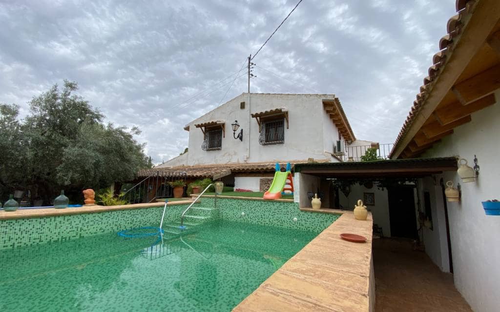 8 bedroom Villa for sale in Sax with pool garage - € 499,995 (Ref: 9231286)