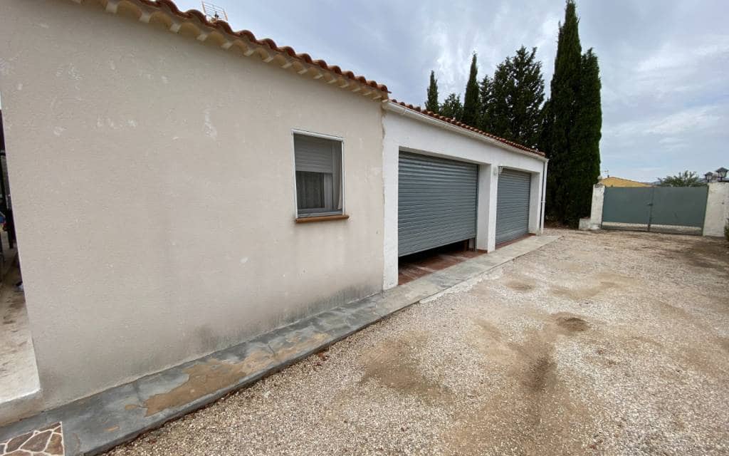 8 bedroom Villa for sale in Sax with pool garage - € 499,995 (Ref: 9231286)