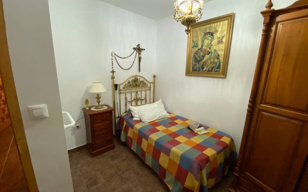 8 bedroom Villa for sale in Sax with pool garage - € 499,995 (Ref: 9231286)