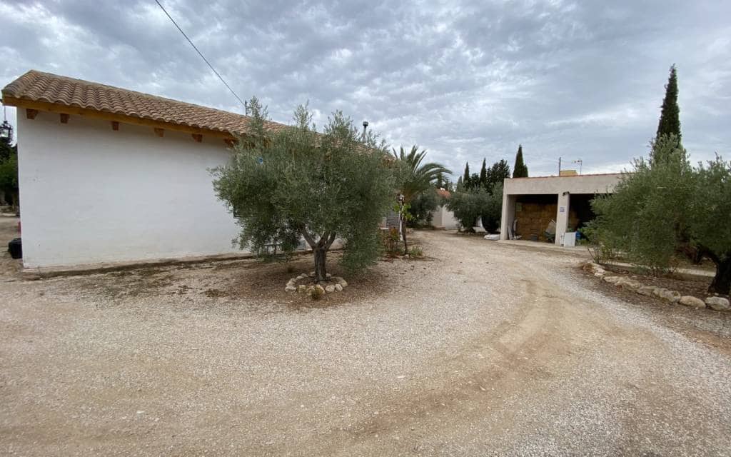 8 bedroom Villa for sale in Sax with pool garage - € 499,995 (Ref: 9231286)