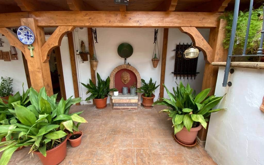 8 bedroom Villa for sale in Sax with pool garage - € 499,995 (Ref: 9231286)