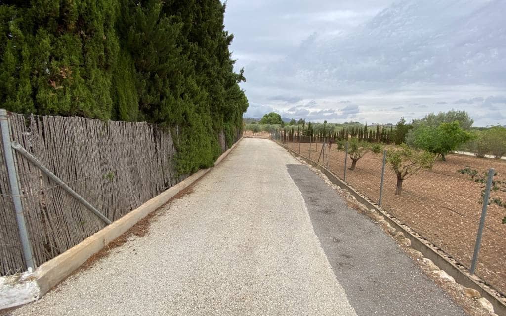 8 bedroom Villa for sale in Sax with pool garage - € 499,995 (Ref: 9231286)