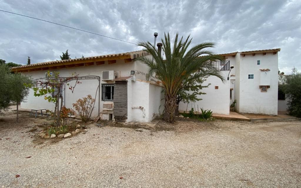 8 bedroom Villa for sale in Sax with pool garage - € 499,995 (Ref: 9231286)