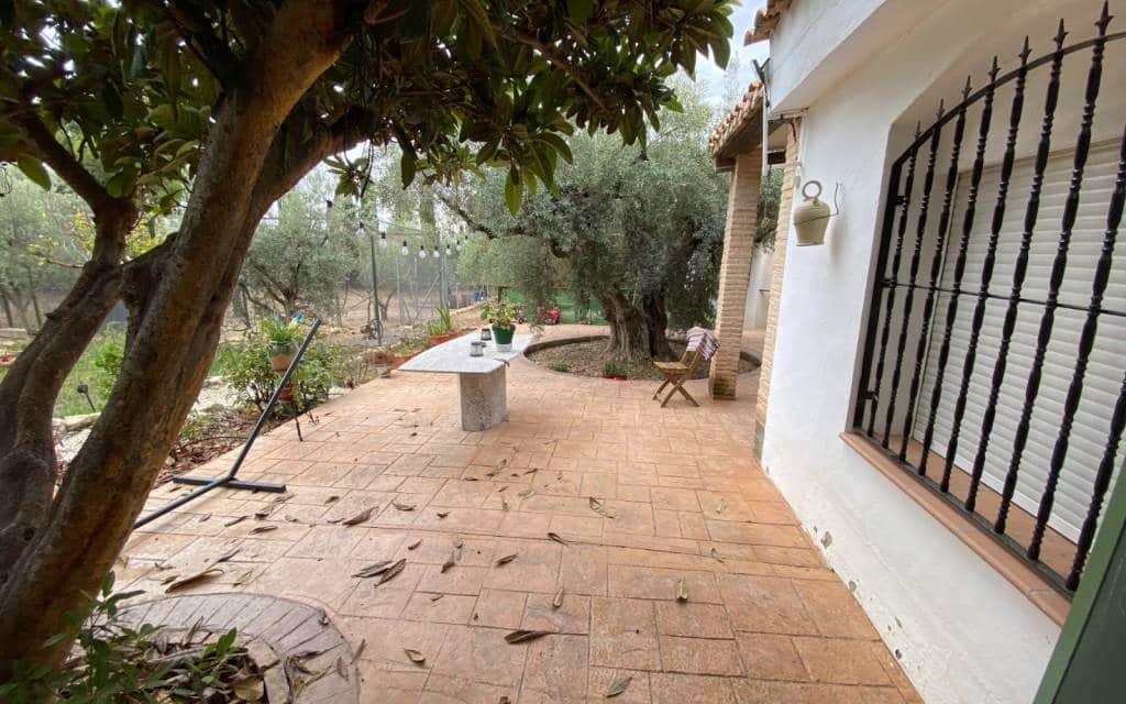 8 bedroom Villa for sale in Sax with pool garage - € 499,995 (Ref: 9231286)