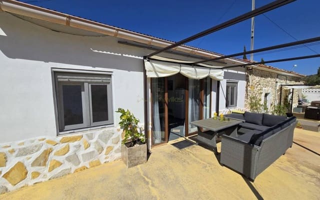 Finca/Landhuis te koop in La Zarza, Pinoso met zwembad garage - € 225.000 (Ref: 9257682)