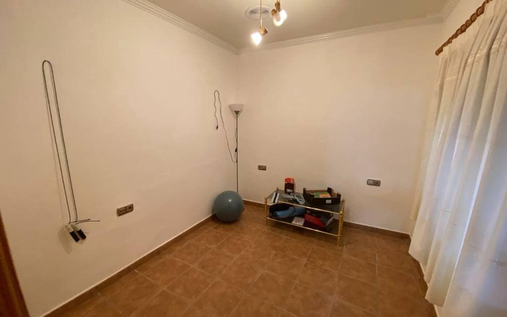 5 soverom Hus til salgs i Sax med svømmebasseng garasje - € 175 000 (Ref: 9348794)