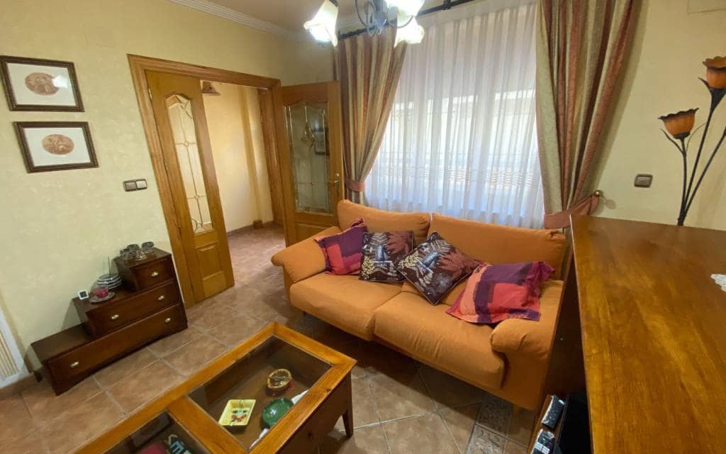 5 soverom Hus til salgs i Sax med svømmebasseng garasje - € 175 000 (Ref: 9348794)