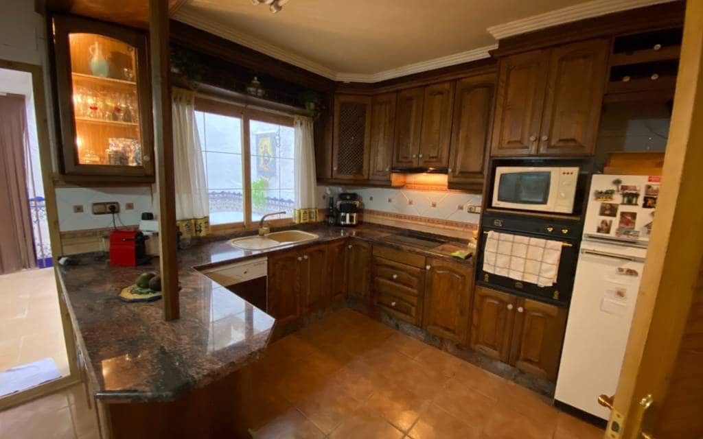 5 soverom Hus til salgs i Sax med svømmebasseng garasje - € 175 000 (Ref: 9348794)