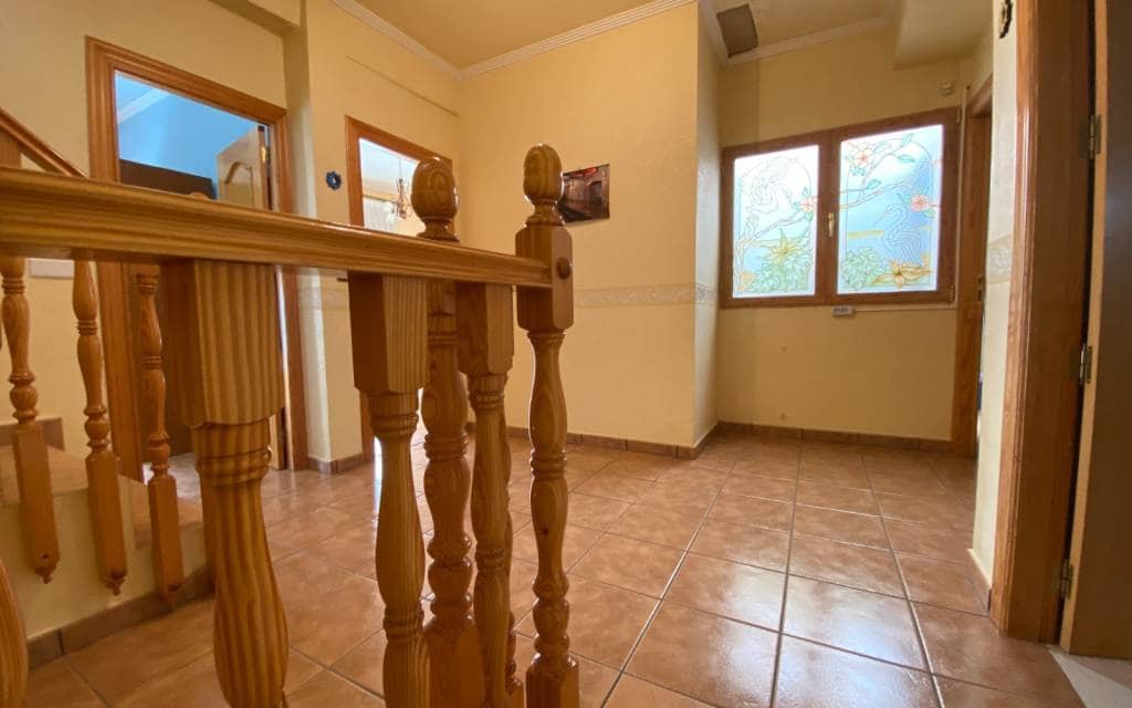 5 soverom Hus til salgs i Sax med svømmebasseng garasje - € 175 000 (Ref: 9348794)